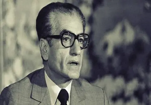 عکس دیده نشده از مراسم تشییع محمدرضا پهلوی