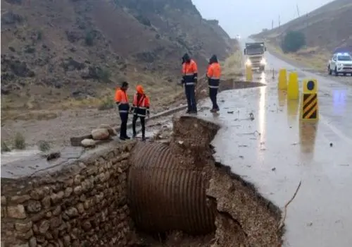 خسارات گسترده سیل در این استان؛ پل‌ها فرو ریختند و خانه‌های روستایی زیر آب رفتند