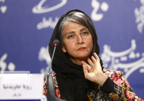استایل باشکوه رویا جاویدنیا ملکه 60 ساله سینما در مراسم اکران سریال «بی‌عاطفه»