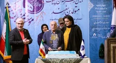 اشکهای تلخ عزت الله رمضانی فر بازیگر پیشکسوت سینما و تلویزیون به یاد دختر مرحومش/ویدیو 