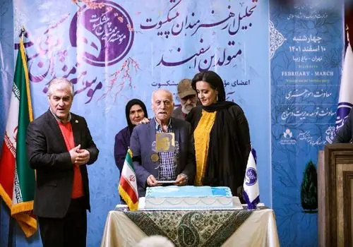 اشکهای تلخ عزت الله رمضانی فر بازیگر پیشکسوت سینما و تلویزیون به یاد دختر مرحومش/ویدیو 