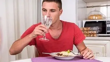 بالاخره همراه غذا آب بخوریم یا نه؟