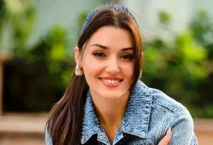 سلفی زیبا و متفاوت هانده ارچل در حمام سنتی