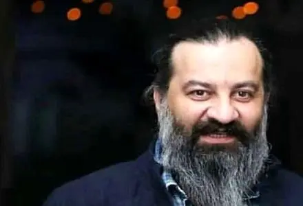 طعنه مهراب قاسمخانی به ماجرای ممنوع‌خروجی‌اش