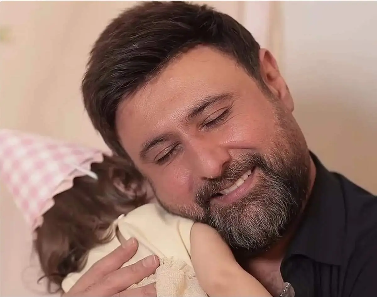 جشن تولد یک‌سالگی دختر محمد علیزاده؛ قاب شیرین پدر و دختری با جانان کوچولو