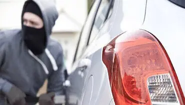 سرقت خودرو از جلوی کلانتری با جرثقیل
