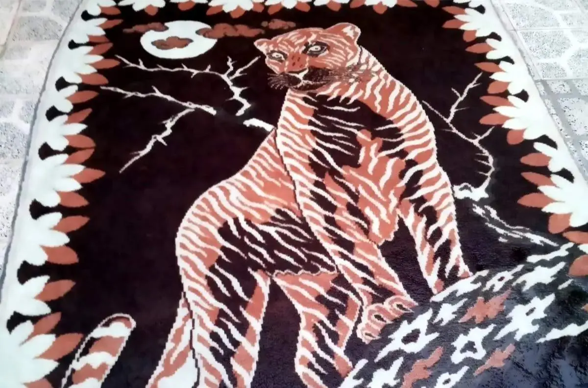 یک پلنگ در رختخواب | سمی‌ترین مد تاریخ ایران | پتو پلنگی چطور وارد خانه ایرانی‌ها شد؟