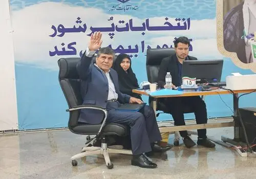 ثبت نام حسن نوروزی در انتخابات ریاست جمهوری+ فیلم
