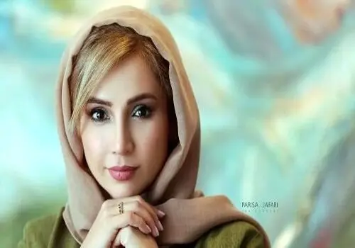 استایل جدید شبنم قلی‌خانی با کت راه راه