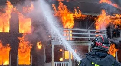 آتش‌سوزی مجتمع مسکونی کرج؛ جزئیات سرنوشت ۶۵ نفرازساکنان