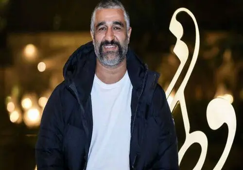 سلفی جنجالی پژمان جمشیدی با یک پرسپولیسی بعد از آزادی