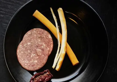 طرز تهیه لذیذترین پنیر خانگی فقط در ده دقیقه+ فیلم/  این پنیر را فقط با سه قلم مواد درست کن