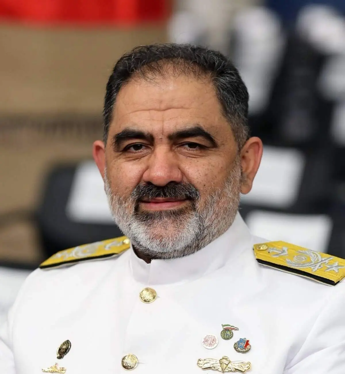 دریادار ایرانی: نیروی دریایی ایران مقتدرانه از مردم دفاع می‌کند