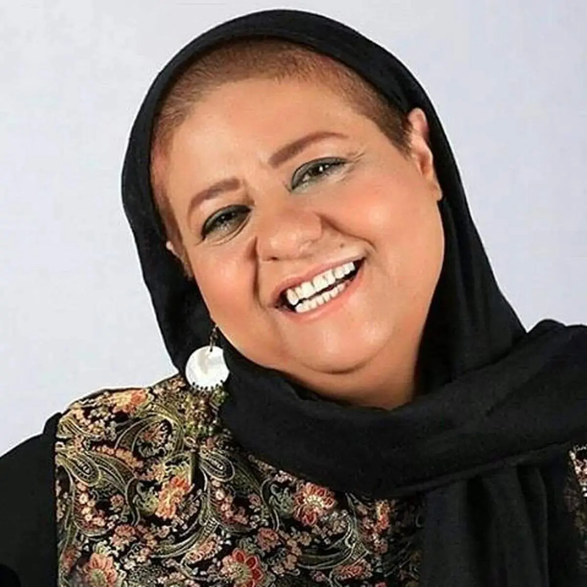 تیپ جدید رابعه اسکویی کنار آب‌های خلیج فارس؛ تصویر جنجالی در فضای مجازی!