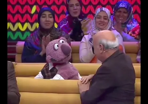 واکنش جناب‌خان به بوی سیگارِ ایرج طهماسب در استودیو!/ویدیو 