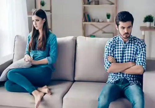 چرا روابط نه با یک اشتباه بزرگ، بلکه با زخم‌های کوچک فرو می‌ریزند؟