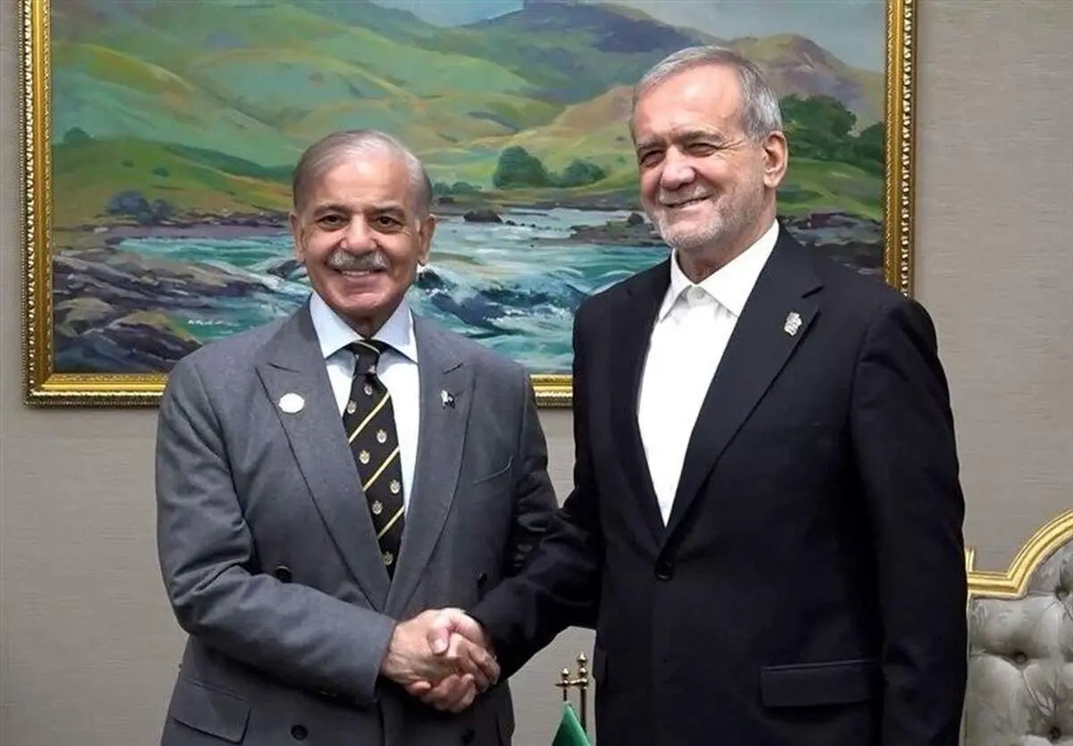  رایزنی تلفنی پزشکیان با نخست‌وزیر پاکستان