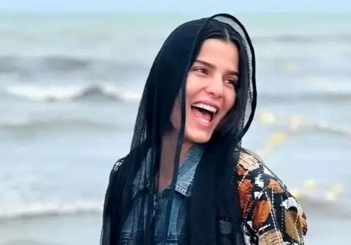 غزاله اکرمی با لباس عروس تست گریم داد