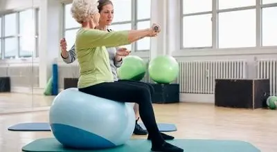 چرا  پیلاتس بهترین ورزش مناسب برای افرا مسن است