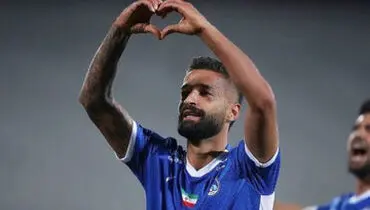 چراغ سبز بازیکن استقلال به پرسپولیس+عکس