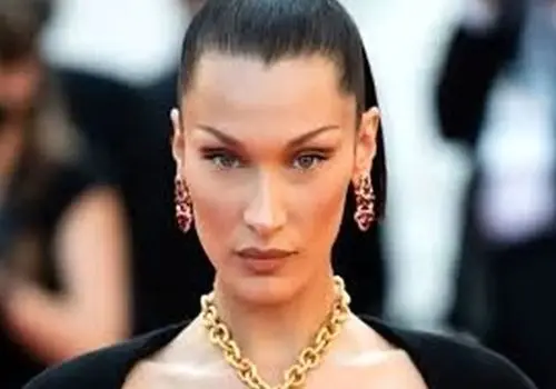 «بلا حدید» در پشت صحنه یک نمایش در نیویورک/ عکس