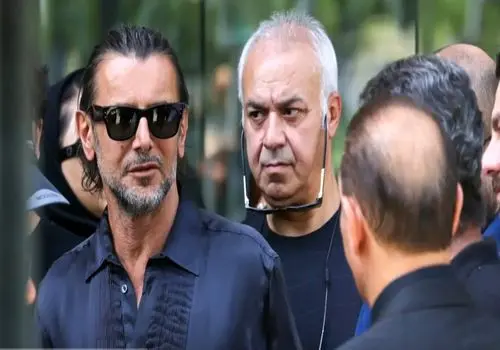 حضور امین حیایی و پژمان بازغی در وداع با اکبر عبدی