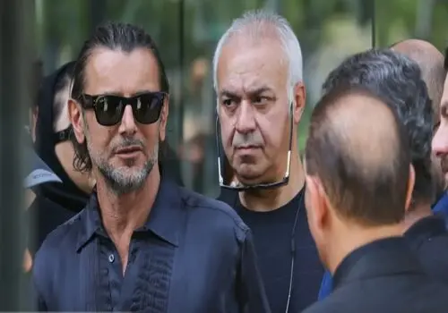 درخواست حلالیت خانواده اکبر عبدی از امین حیایی + فیلم