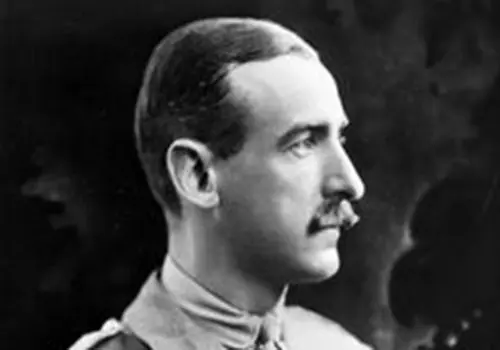 داستان عجیب سربازی که لقب شکست ناپذیر را یدک می کشید+ عکس / زنده ماندن پس از ۱۱ بار شلیک گلوله و سقوط از هواپیما