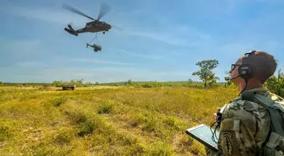 آیا تبلت‌ها جای خلبان‌ها را می‌گیرند؟ آزمایش موفق ارتش آمریکا پاسخ می‌دهد