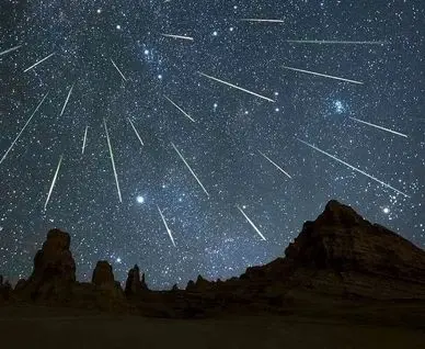 بارش شهابی امشب؛ آسمان کشور روشن می‌شود
