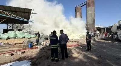 مدیرعامل هلال‌احمر آمار از تلافات آتش‌سوزی در شرکت پالایش نفت پارسیان ایوانکی خبر داد