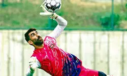 کری‌خوانی پرسپولیس برای بیرانوند و تراکتوری‌ها