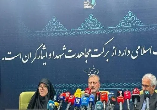 تصاویری از دیدار هنرمندان با خانواده‌های آسیب‌دیده از جنگ