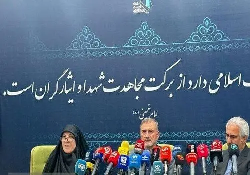 تصاویری از دیدار هنرمندان با خانواده‌های آسیب‌دیده از جنگ