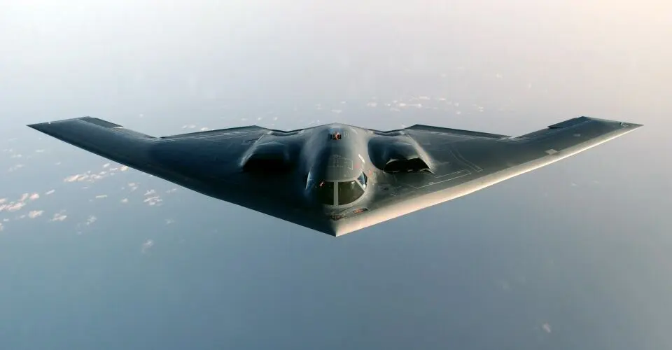 لحظه شگفت انگیز تیک آف بمب افکن استراتژیک B-2 Spirit+ فیلم