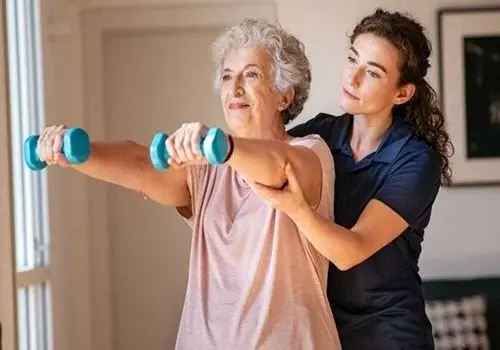 زنان بیش از مردان در معرض ابتلا به پوکی استخوان هستند
