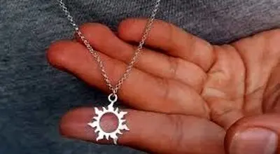 گردنبند خورشید به چه معناست؟
