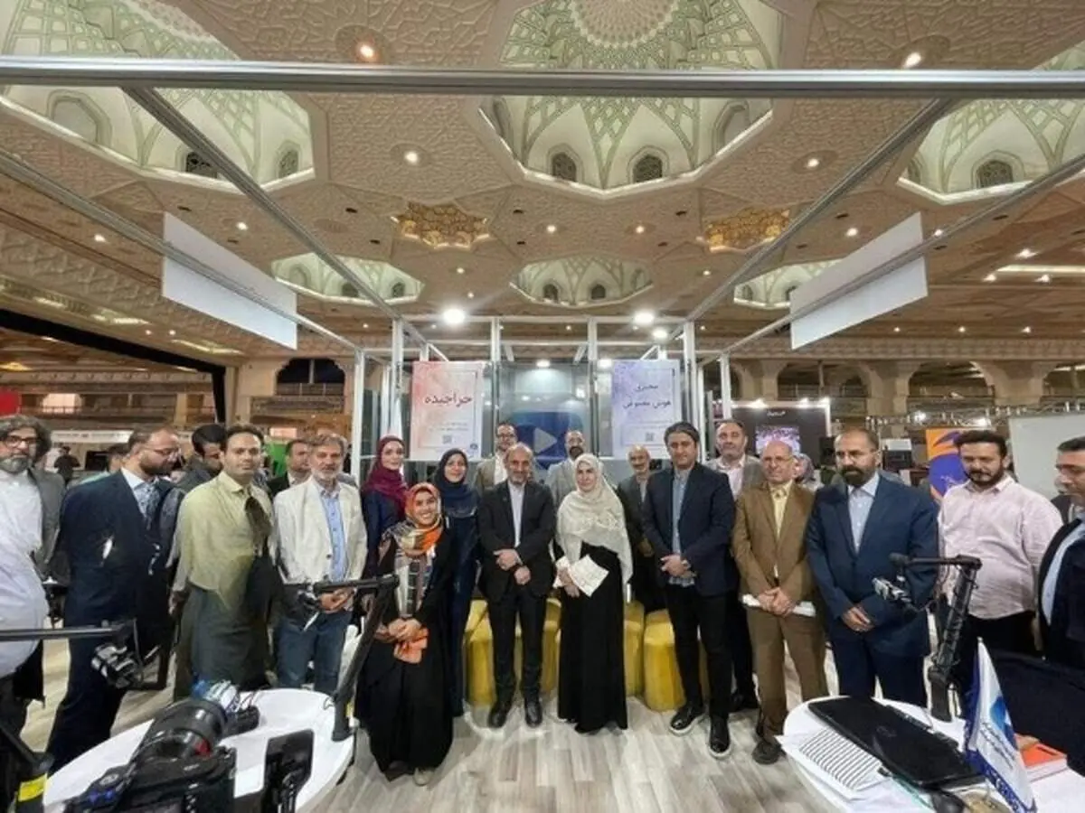 رئیس رسانه ملی از غرفه کانون مجریان بازدید کرد
