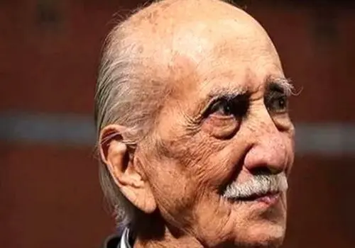 «احمدشاه و یک زن فرانسوی» در پاریس؛ اوایل دهه 1300