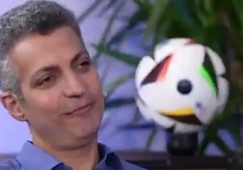 عکس یادگاری فردوسی پور و شاگردانش در صنعتی شریف