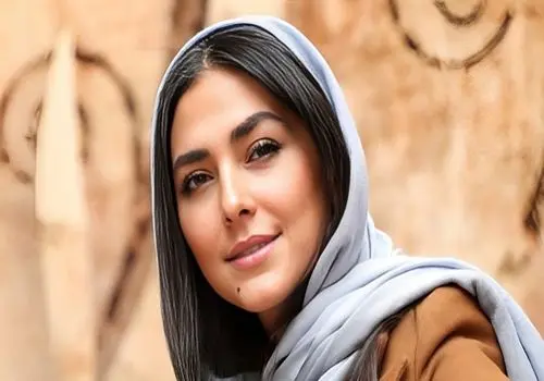 قاب هنری هدی زین العابدین با نوشته ای خاص
