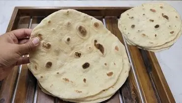 یک قرص نان، اشک ایران را سرازیر کرد+عکس