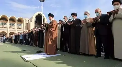 اقامه نماز عید فطر به امامت رهبر انقلاب