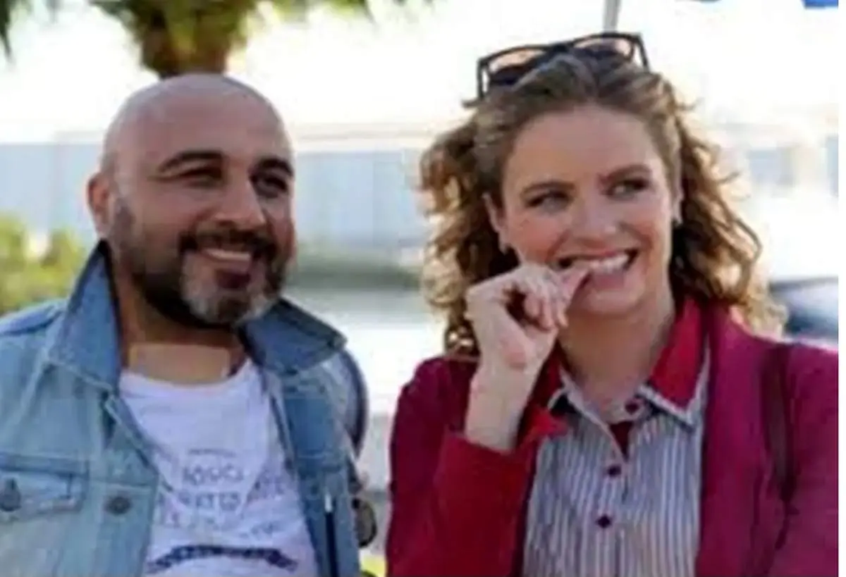 «کارول ویدوتی» در کنار «رضا عطاران» در سواحل برزیل