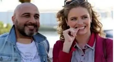 «کارول ویدوتی» در کنار «رضا عطاران» در سواحل برزیل