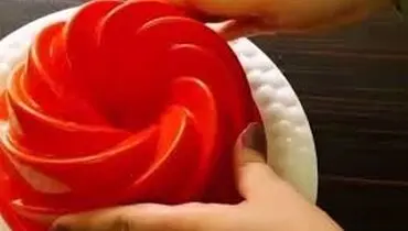 چگونه ژله را از ظرف شیشه ای جدا کنیم؟ 
