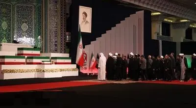 تصاویر اختصاصی از ادای احترام هیات‌های بین‌المللی به پیکر رهبر شهید انقلاب ایران | از روسیه و چین تا سوریه و هند