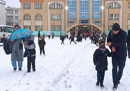 ورود ۲۵ هزار معلم جدید به مدارس از ابتدای آبان