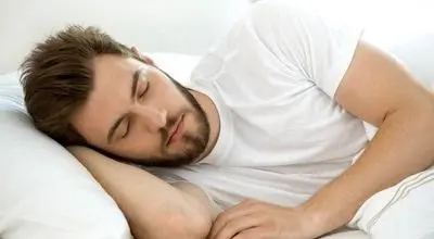 با این کارها احتمال سکته مغزی در خواب را بیشتر می‌کنید
