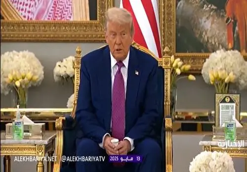 لحظه ای که ترامپ در عربستان راه را گم کرد + فیلم